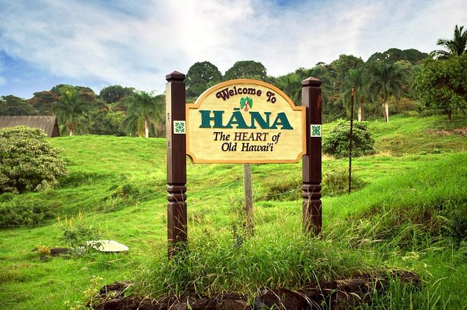 Road to Hana Adventure Maui Tour with Lunch - Why the Road to Hana works better from the passenger seat