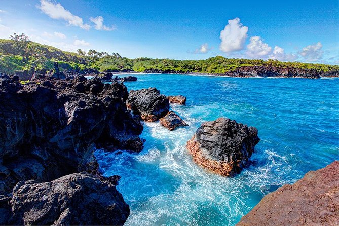 Road to Hana Adventure Maui Tour with Lunch - Hana Farms lunch brings a welcome pause