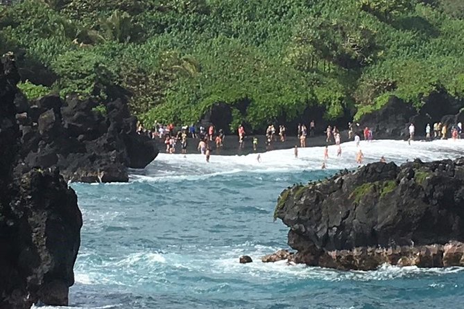 Road to Hana: Full-Day Scenic Drive with Blacksand & Waterfalls - Wai‘anapanapa’s black sand and lava caves