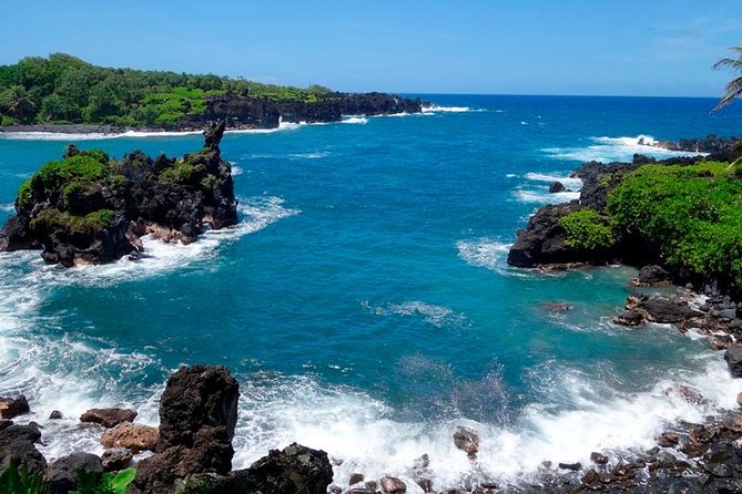 Road to Hana in Mercedes Van: Waterfalls and Black Sand Beach - The early start and pickup details