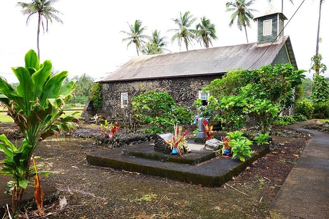 Road to Hana in Mercedes Van: Waterfalls and Black Sand Beach - Lookouts, Three Bears, and Wailua Falls