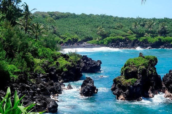 Road to Hana in Mercedes Van: Waterfalls and Black Sand Beach - Paʻia and Ho‘okipa: a gentle start on Maui’s north coast