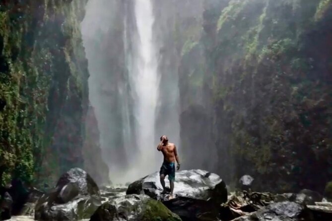 Road to Hana Maui Tours - Kaihalulu Red Sand Beach and volcanic color