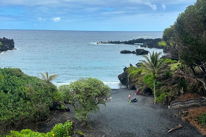 Road to Hana Small-Group, Waterfalls, Black Sand Beach & Pickup - What the $329 price really buys