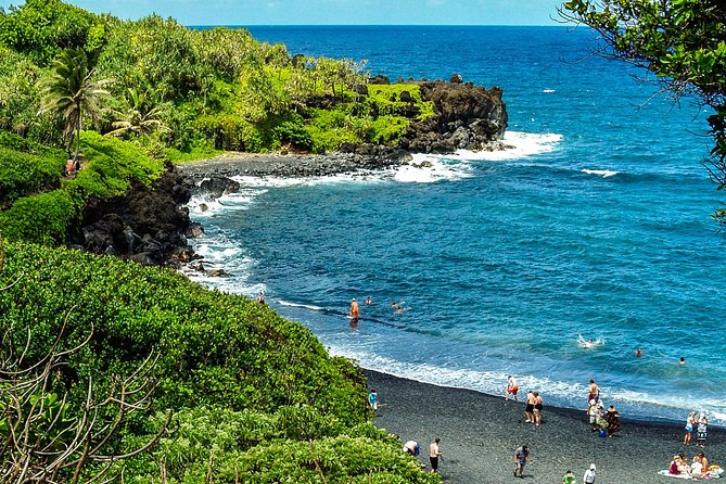 Road to Hana Tour with Lunch and Pickup - Puaa Kaa State Park and the Waterfall Swim