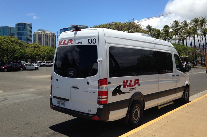 Round-Trip Airport Shuttle Kahului Airport on Maui - The lei greeting and local welcome