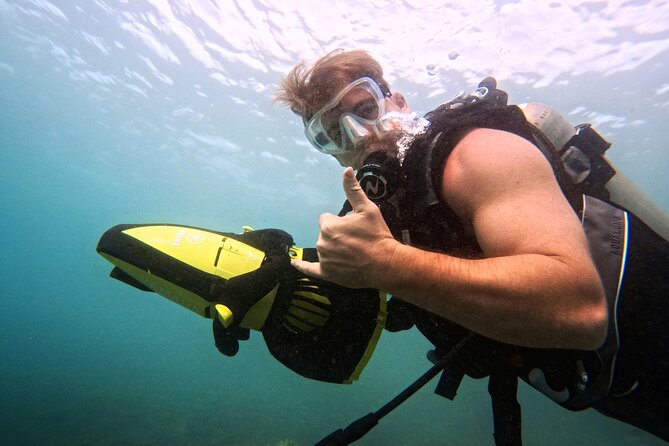 Scuba Diving in Maui with No Experience Needed - Exploring West Maui at about 25 feet