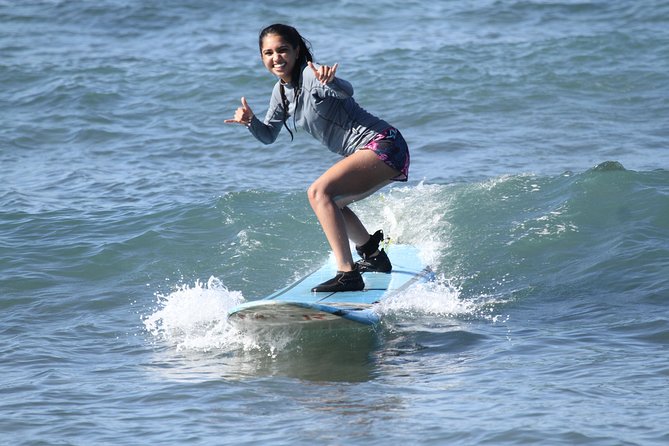 Semi-Private Surf Lesson - 3 Students 1 Instructor - Walking out to Lahaina’s Breakwall