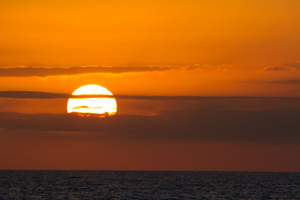 South Maui Sunset & Celestial Cruise - Appetizers that make this more than a drink cruise