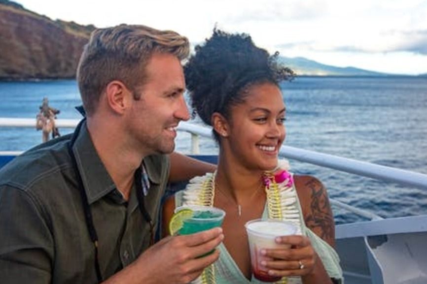 South Maui: Sunset Cruise with 4-Course Dinner and Drinks - Why this sunset cruise works so well