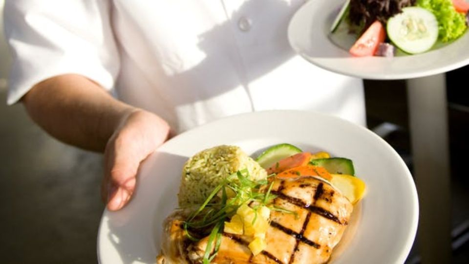 South Maui: Sunset Cruise with 4-Course Dinner and Drinks - Is $178 a fair price?