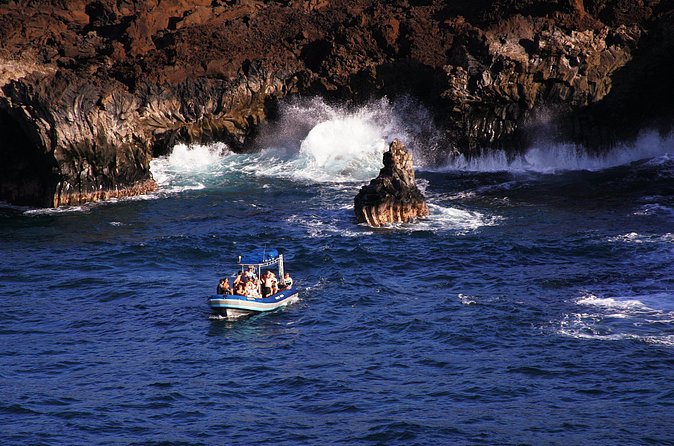 The Best 4 hour inclusive Kanaio Sea Caves and La Perouse Snorkel - Molokini Crater can offer two different views