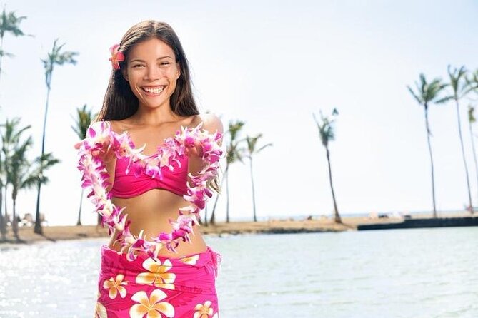 Traditional Airport Lei Greeting on Kahului Maui - Finding the greeter at Kahului Airport