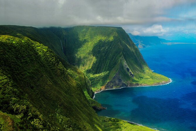 Waterfalls of West Maui and Molokai Helicopter Tour - Wailuku and the route into ʻIao Valley